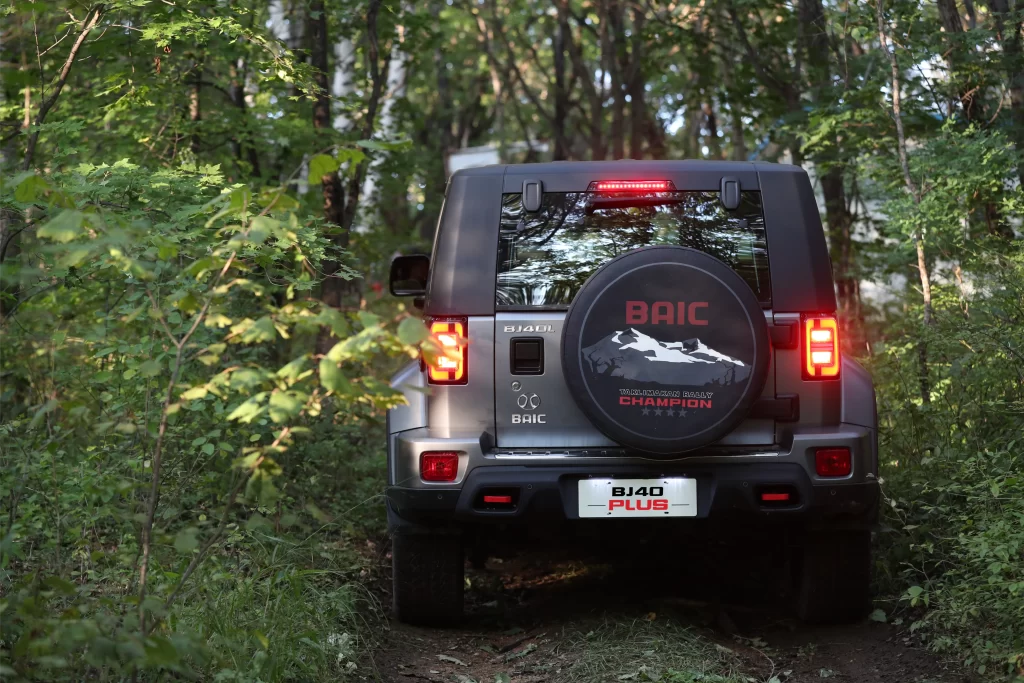 BJ40 Parte Trasera
